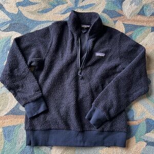 Patagonia navy Patagonia fleece size small